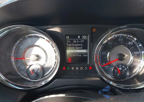 2014 Chrysler Town & Country Touring из США, поврежденный, VIN 2C4RC1BG1ER368375